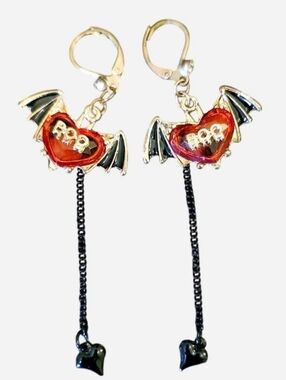Vintage Betsey Johnson Pink & Gold Vampire Slayer Bat & Heart Earrings Boo